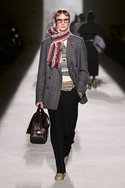 Look 9